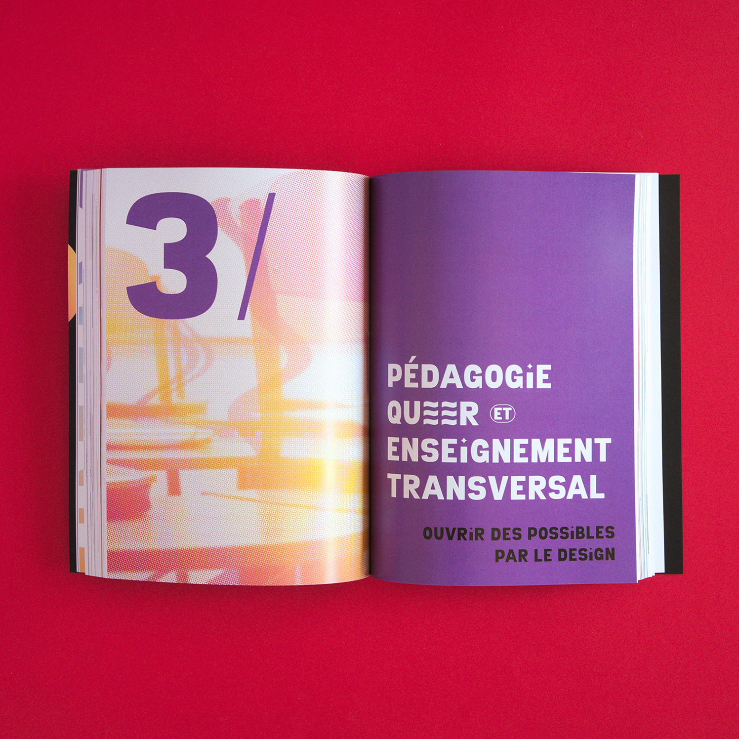 Mémoire Design pour une pédagogie queer (Anna Pavie) : double-page du troisième chapitre "Pédagogie queer et enseignement transversal : ouvrir les possibles par le design"